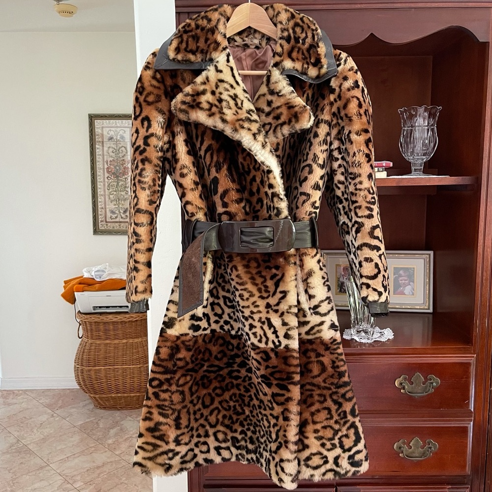 Shearling Lamb Coat Leopard Print size Small